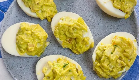 Huevo con guacamole