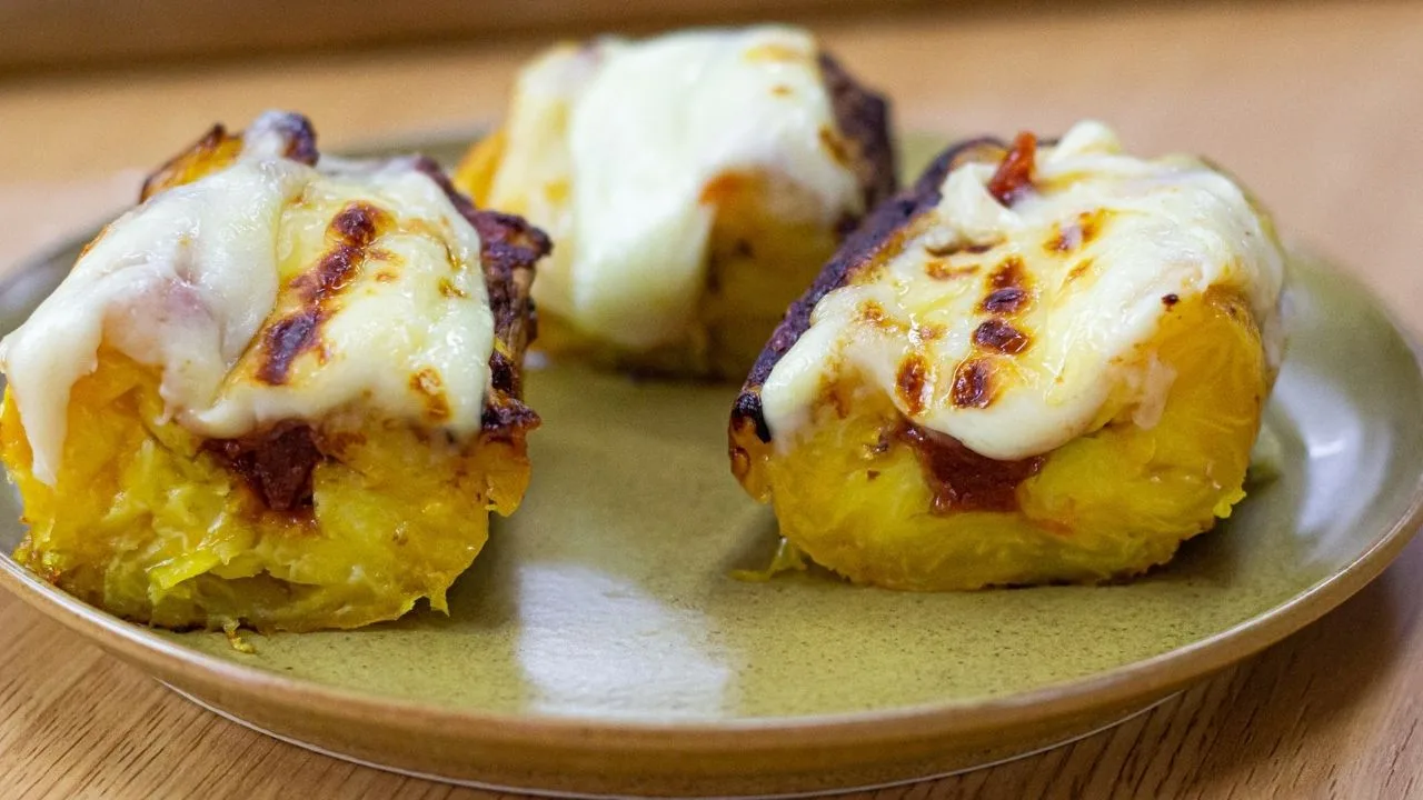 Platanos con bocadillo y queso